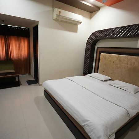Hotel Ravi Residency Nadiād 外观 照片