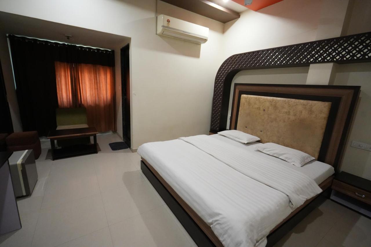 Hotel Ravi Residency Nadiād 外观 照片