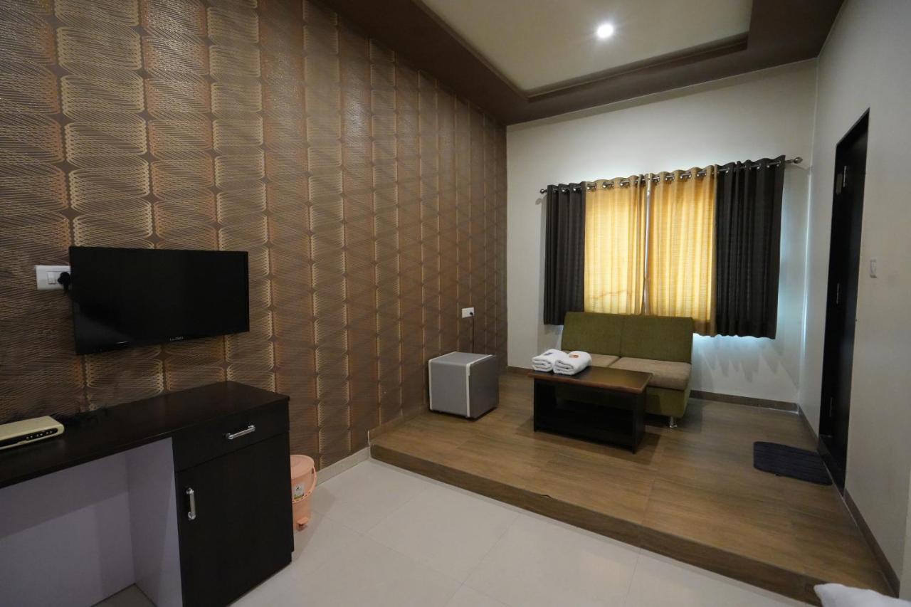 Hotel Ravi Residency Nadiād 外观 照片
