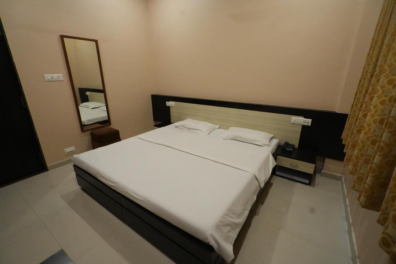 Hotel Ravi Residency Nadiād 外观 照片