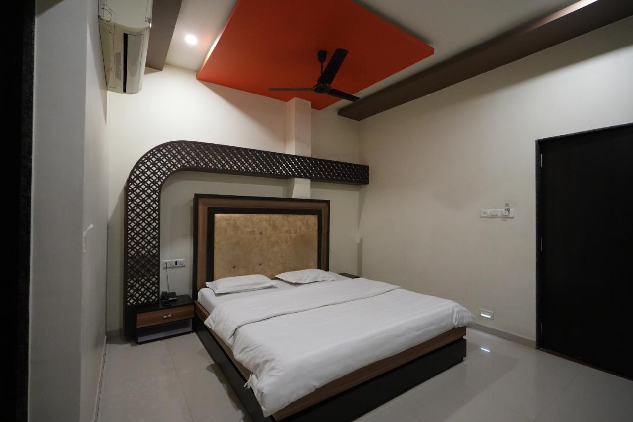 Hotel Ravi Residency Nadiād 外观 照片