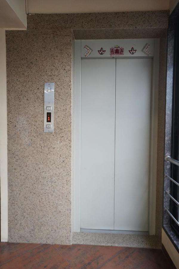 Hotel Ravi Residency Nadiād 外观 照片