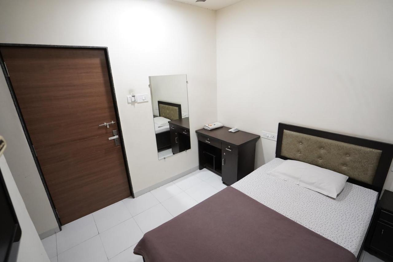 Hotel Ravi Residency Nadiād 外观 照片
