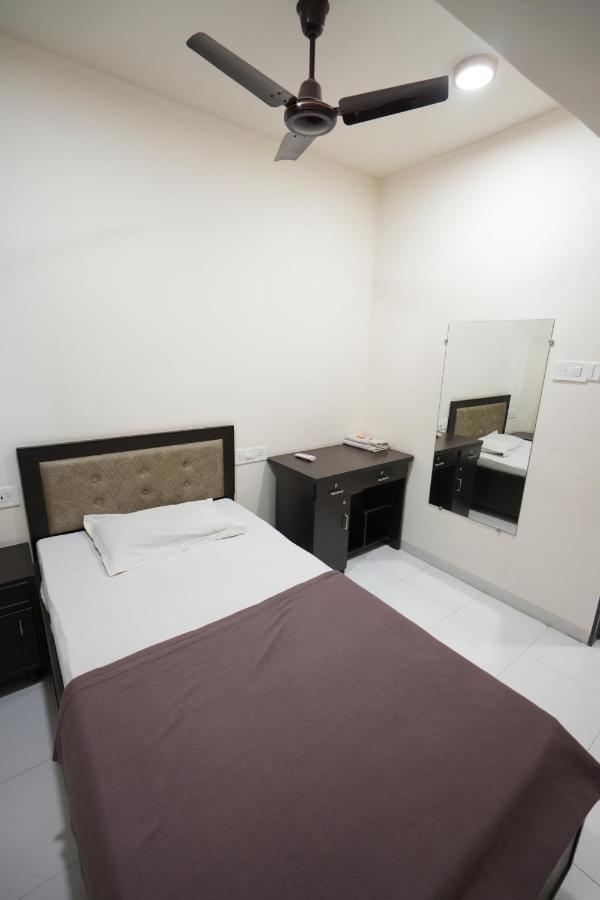 Hotel Ravi Residency Nadiād 外观 照片