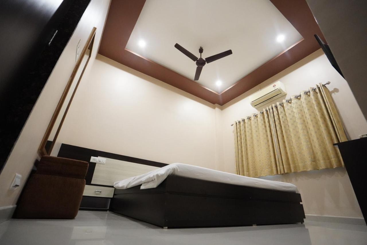 Hotel Ravi Residency Nadiād 外观 照片